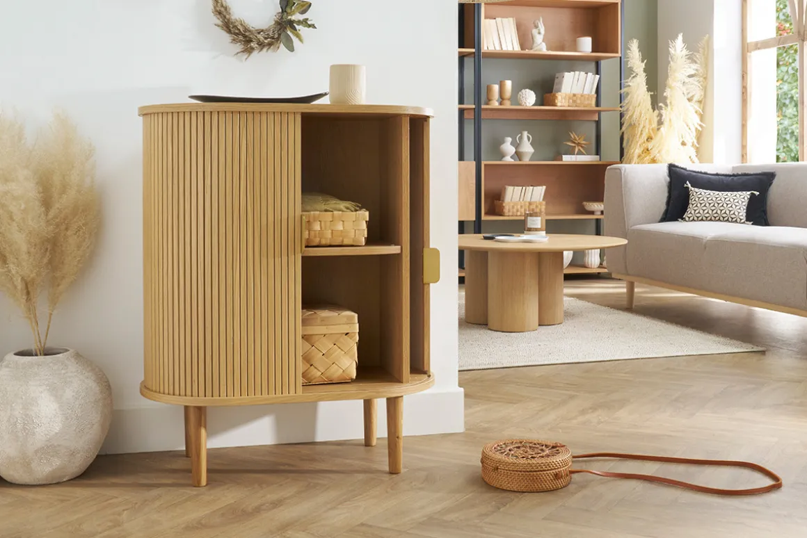 Outlet Miliboo Aparador alto vintage con puertas correderas de madera clara de roble 70 cm - EPIC