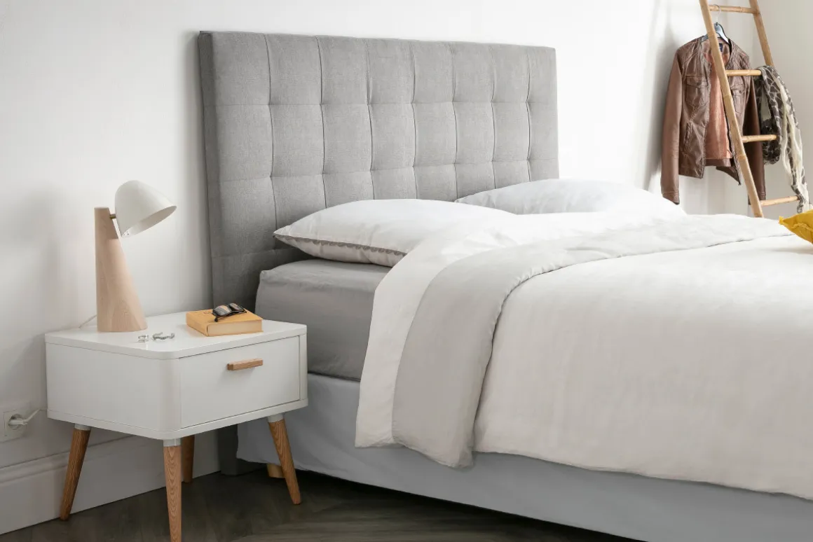 Fashion Miliboo Cabecero capitoné en tejido gris 140 cm HALCIONA