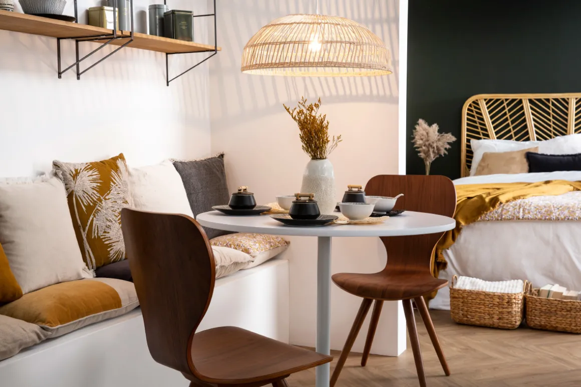 Store Miliboo Lote de dos sillas estilo escandinavo en nogal natural NORDECO