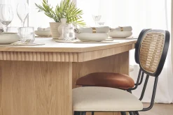 Outlet Miliboo Set de 2 sillas de diseño de terciopelo terracota, metal negro y rejilla de ratán natural TOLMA