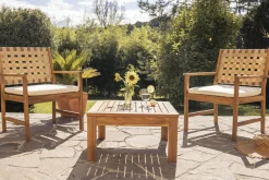 Online Miliboo Set de 2 sillones de jardín de madera maciza con cojín blanco y cinchas beige SANTANA