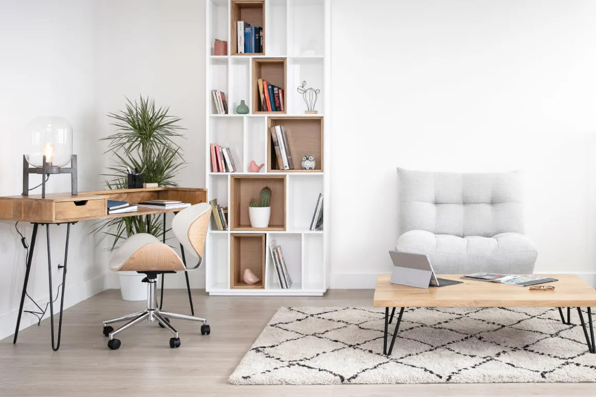Shop Miliboo Silla de escritorio diseño PU blanco y madera clara WALNUT
