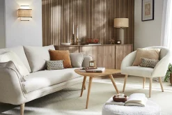 Discount Miliboo Sillón blanco efecto borreguillo con patas de madera clara OLIVIA