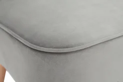 Fashion Miliboo Sillón de terciopelo gris claro y madera clara KAHLO
