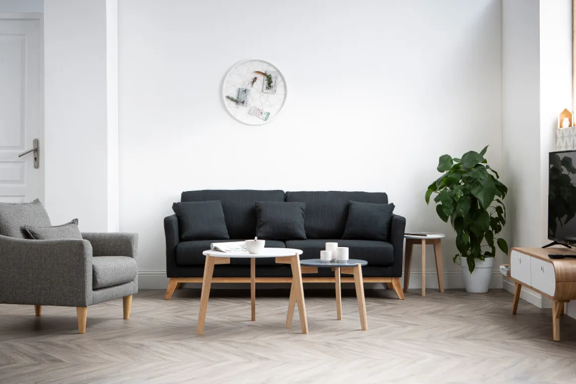 Shop Miliboo Sillón diseño tejido gris y y roble KATE
