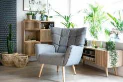 Hot Miliboo Sillón nórdico con tejido efecto aterciopelado texturizado verde oscuro y madera de caucho maciza AVERY