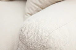 Store Miliboo Sofá 3 plazas blanco crema patas madera KYO