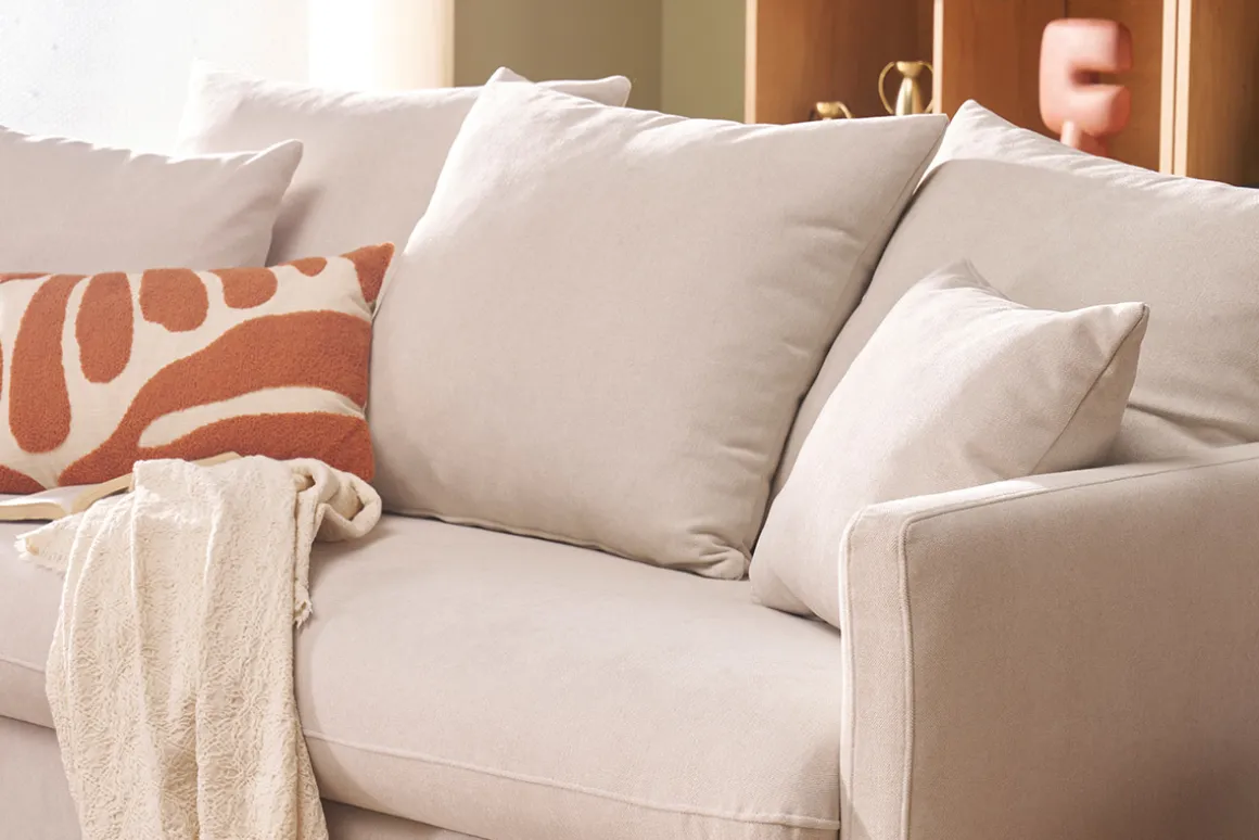 Flash Sale Miliboo Sofá cama nórdico 3 plazas de tela efecto aterciopelado beige y madera clara LOUISE