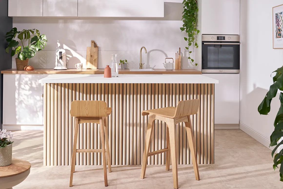 Clearance Miliboo Taburete / Silla de bar escandinavo 65cm fresno BALTIK
