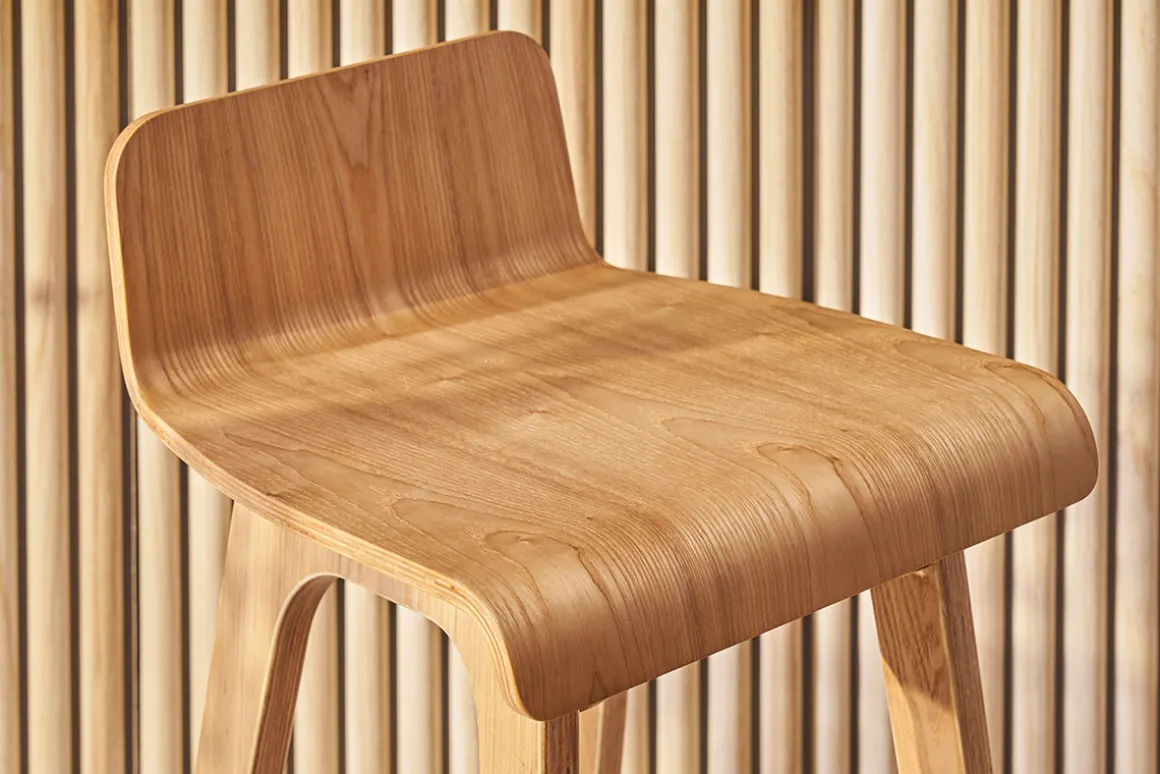Clearance Miliboo Taburete / Silla de bar escandinavo 65cm fresno BALTIK